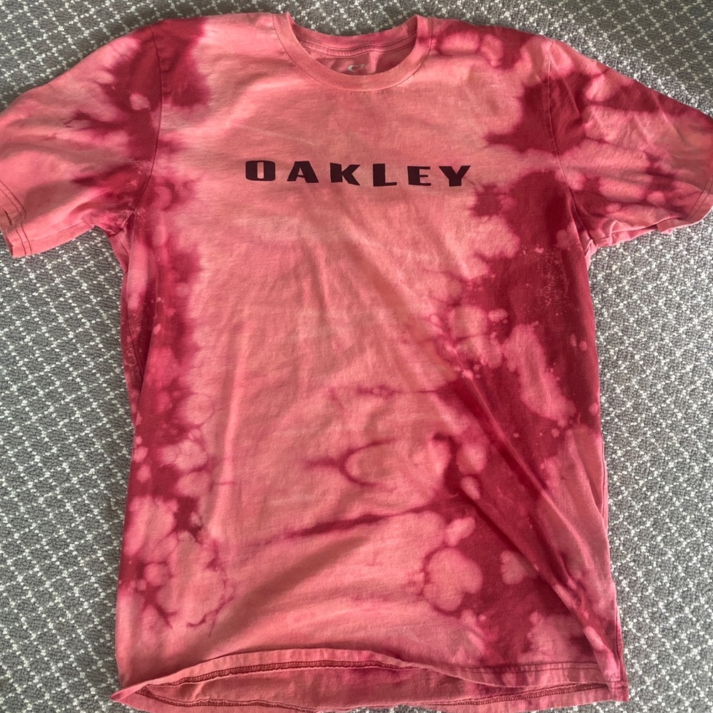 Bleach dye Tee